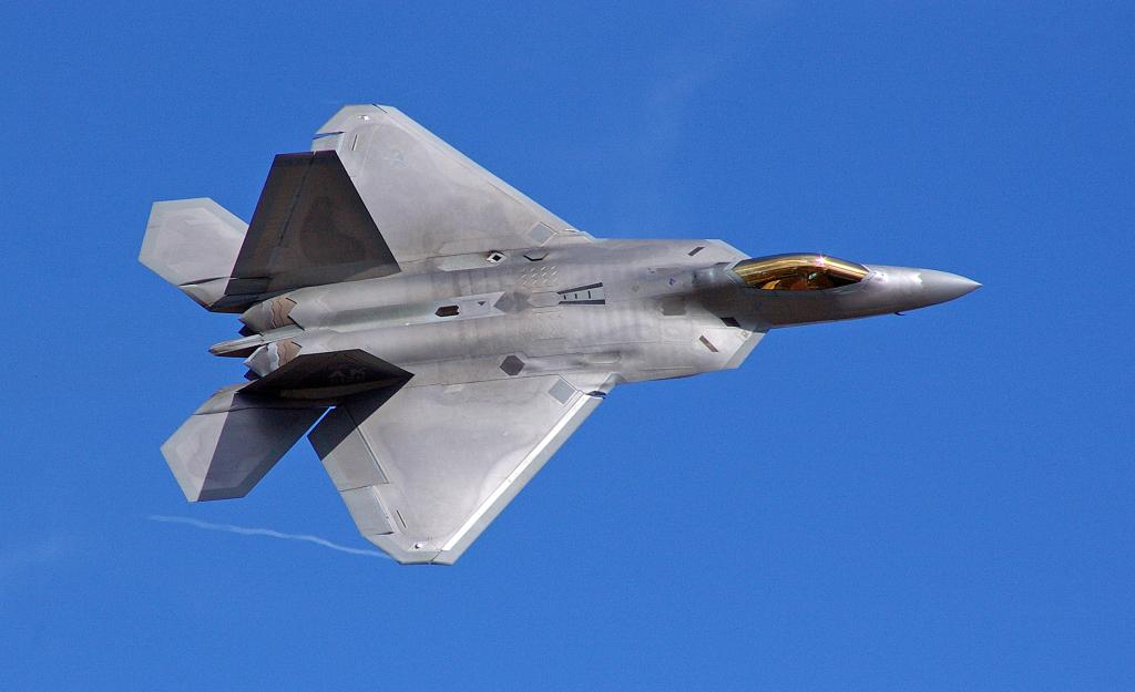 揭秘F-22猛禽战机,高清图片下的辉煌传奇,F-22猛禽战机揭秘,高清图片展现辉煌传奇