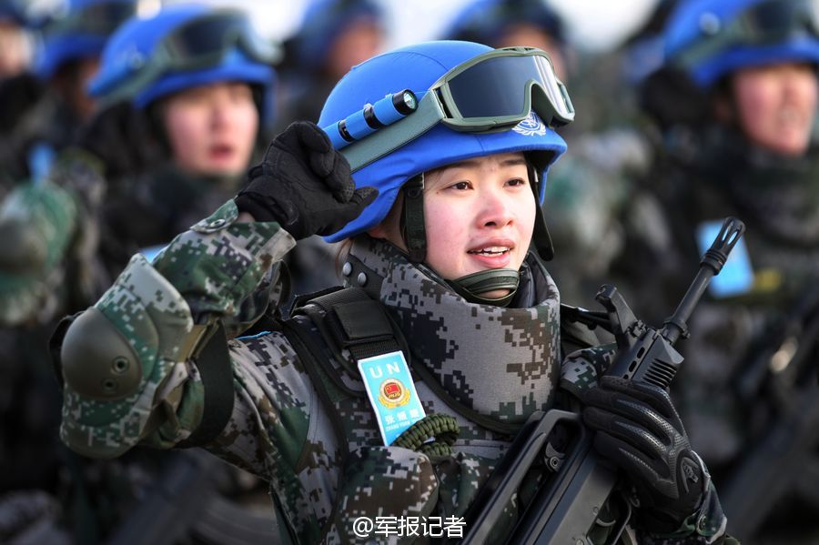 中国漂亮女兵单人照片,展现力量与美丽的独特风采,中国女兵,力量与美丽的独特风采展现