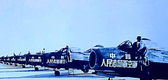 中国空军,成立时间的深远影响与空军力量的蓬勃发展,中国空军成立影响深远,空军力量蓬勃发展