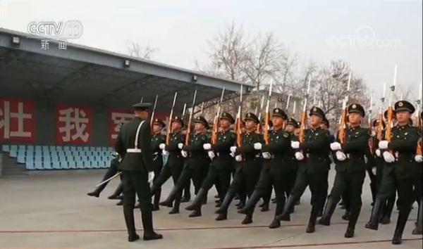 三军仪仗队迎风40秒不眨眼,荣耀与坚韧的象征,三军仪仗队迎风40秒不眨眼,荣耀与坚韧的展现