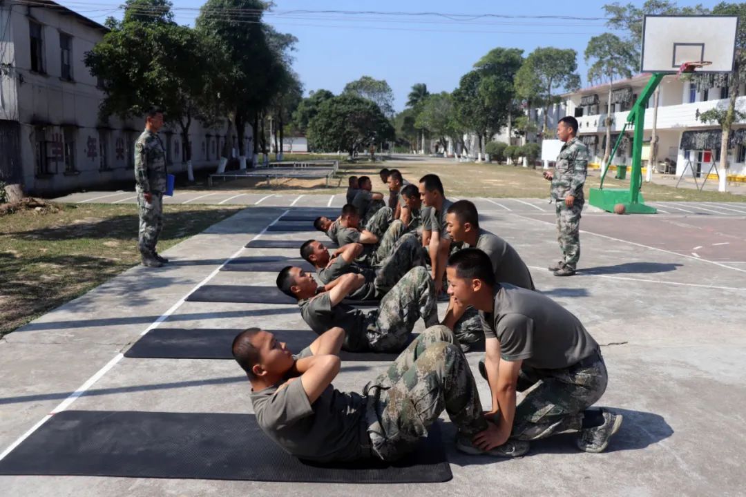 新兵训练,塑造精英之路,新兵训练,精英之路的锻造之旅