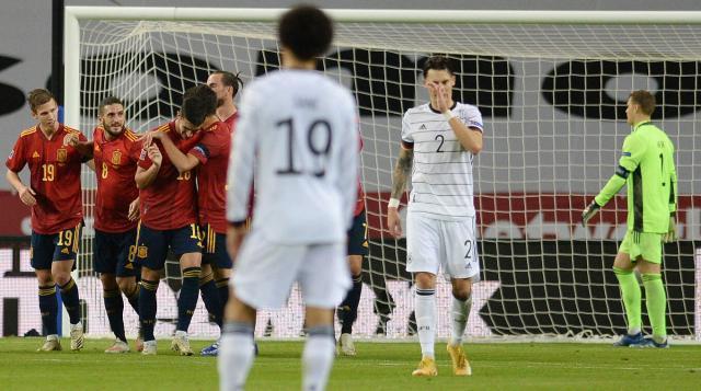 西班牙队坑死了德国队，一场足球盛宴背后的故事，西班牙队逆袭德国队，足球盛宴背后的故事