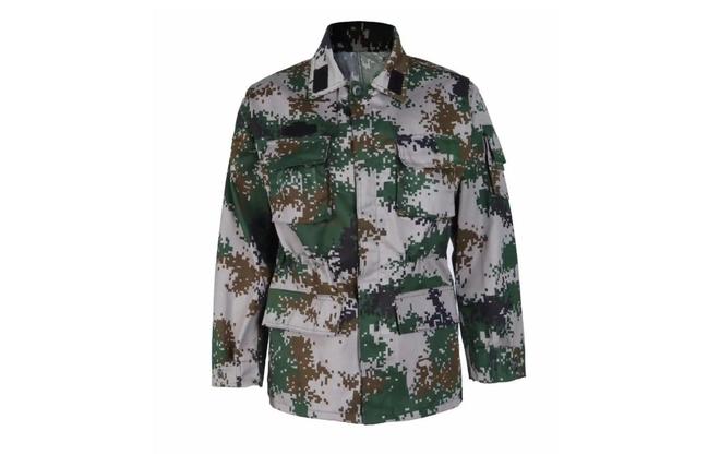 正品名07林地迷彩服,丛林中的隐秘战袍,丛林隐秘战袍,正品名07林地迷彩服全解析