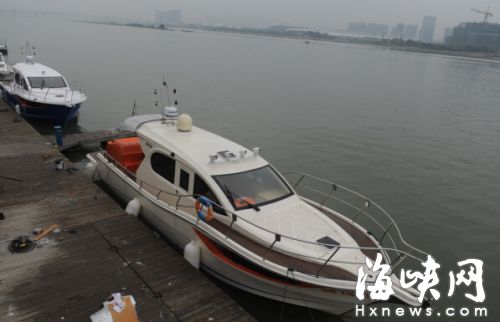 小型游艇，探索水上生活的理想选择，小型游艇，水上生活的理想探险伴侣
