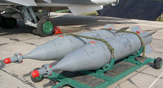 俄罗斯推出全新制导弹药,KAB-1500千克激光制导航弹,俄罗斯全新制导弹药KAB-1500千克激光制导航弹亮相