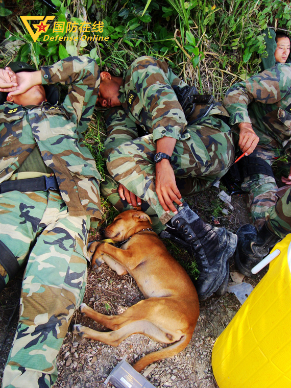 猎人学校中的委内瑞拉女，勇气与坚韧的象征，委内瑞拉女猎人，勇气与坚韧的典范