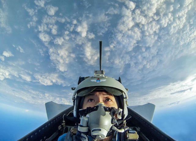 中国空军战斗机飞行员，英勇无畏，技术精湛——图片纪实，中国空军战斗机飞行员，英勇技术精湛的图片纪实之旅