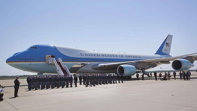 空军一号飞机图片，历史、设计与功能，空军一号，飞机图片、历史沿革、设计与功能解析