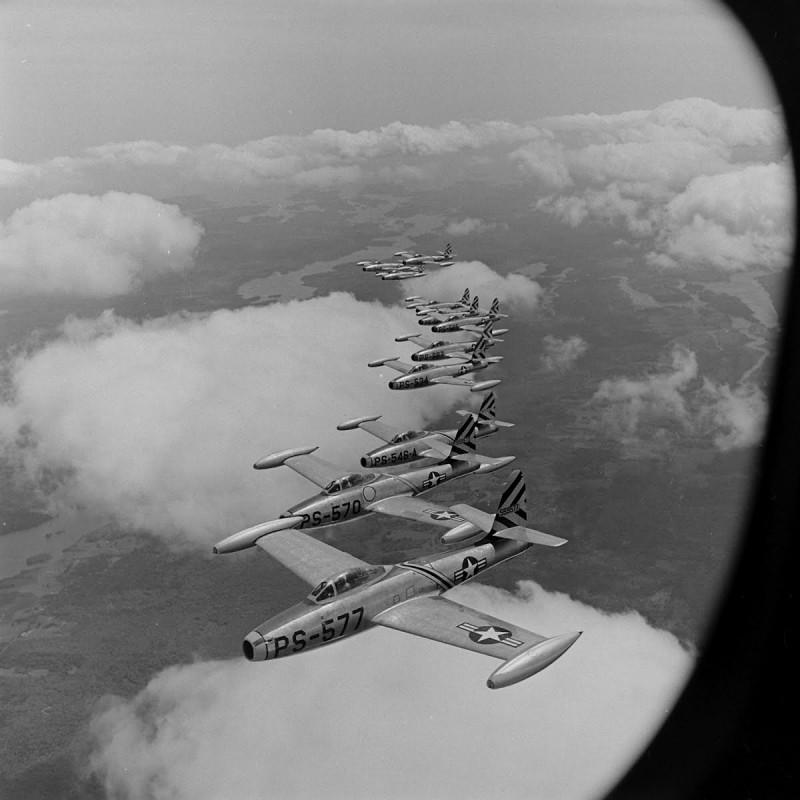 中国人民解放军空军与电影艺术的完美结合，飞翔的银幕英雄，中国人民解放军空军与电影艺术的融合，飞翔的银幕英雄风采