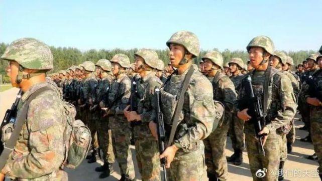 星空迷彩与21式作训服,是否等同的探讨,星空迷彩与21式作训服等同性探讨