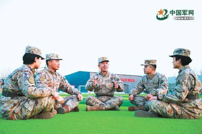 部队真实的人际关系，深度解析与探讨，部队人际关系的深度解析与探讨，真实面貌揭秘