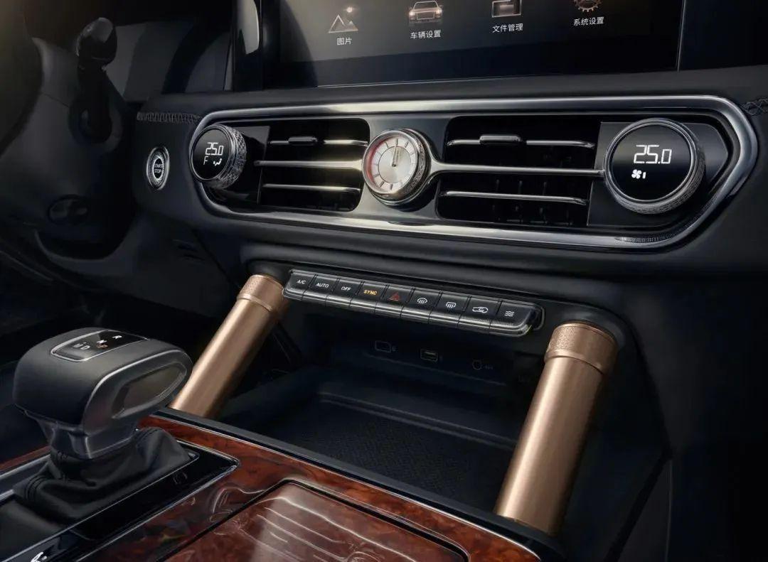 红旗C801，展现新时代的科技魅力，红旗C801，科技魅力展现新时代风采