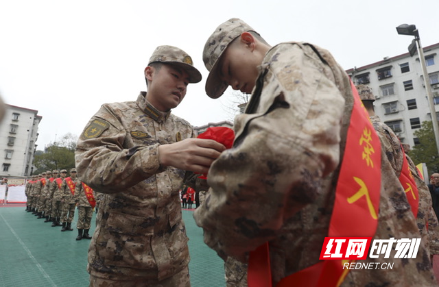 军民共筑强军梦