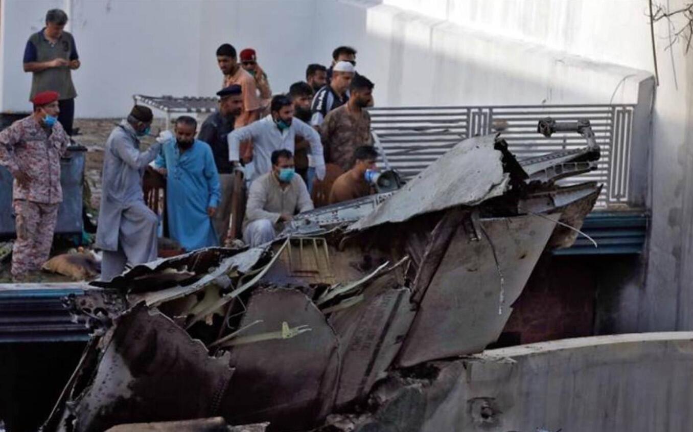 南部战区空军停飞，深度探究与前瞻，南部战区空军停飞现象，深度探究与前瞻分析