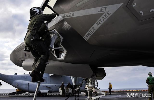 黄蜂级两栖攻击舰舰载机配置研究,黄蜂级两栖攻击舰舰载机配置深度解析