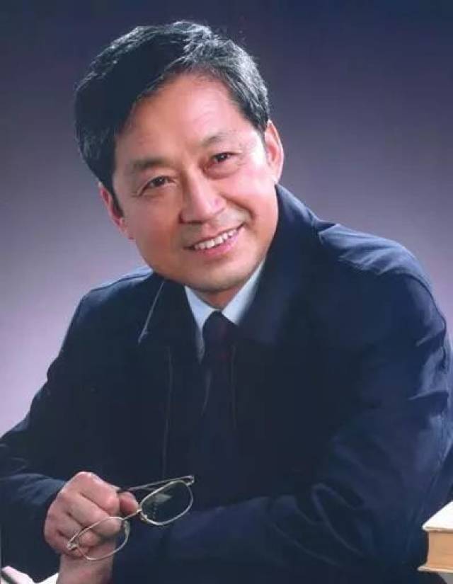 辽宁舰总设计师，引领中国海军走向深蓝的战略先驱，辽宁舰总设计师，引领中国海军走向深蓝的战略领航者