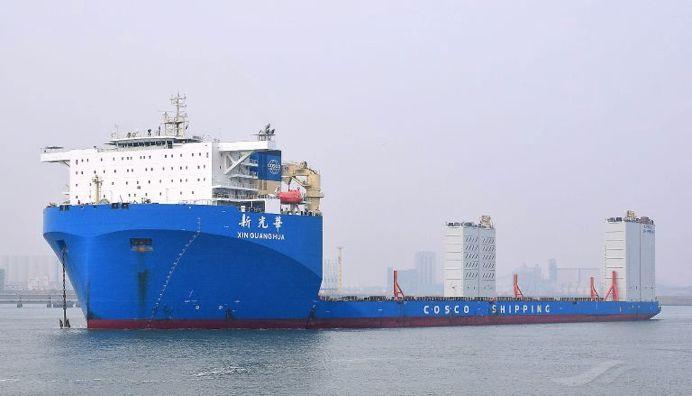 半潜船,专门运输大型物资的巨轮,半潜船,巨型运输巨轮,专门运输大型物资