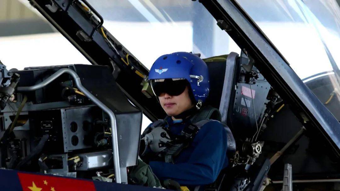 揭秘女飞——何晓莉的最新近况,揭秘女飞,何晓莉的最新动态