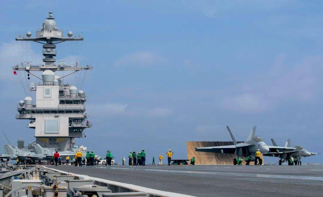 福特号航空母舰的舰载机搭载能力分析,福特号航空母舰舰载机搭载能力解析