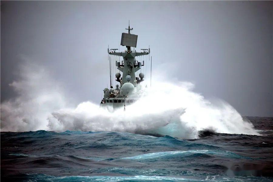 海军最新宣传片发布,展现力量与荣耀的海洋之旅,海军宣传片震撼发布,力量与荣耀的海洋征程