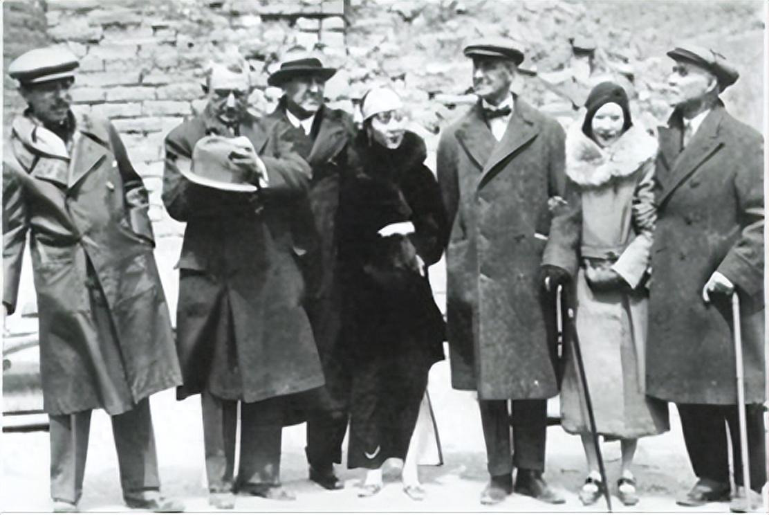 夜袭阳明堡阅兵方阵,英勇无畏的壮举与荣耀时刻,夜袭阳明堡阅兵方阵,英勇壮举与荣耀时刻的见证