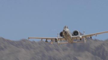 揭秘越南战争中A-10攻击机的实战威力,珍贵视频再现战场传奇,越南战争中的传奇战机,A-10攻击机的实战威力揭秘与珍贵视频回顾