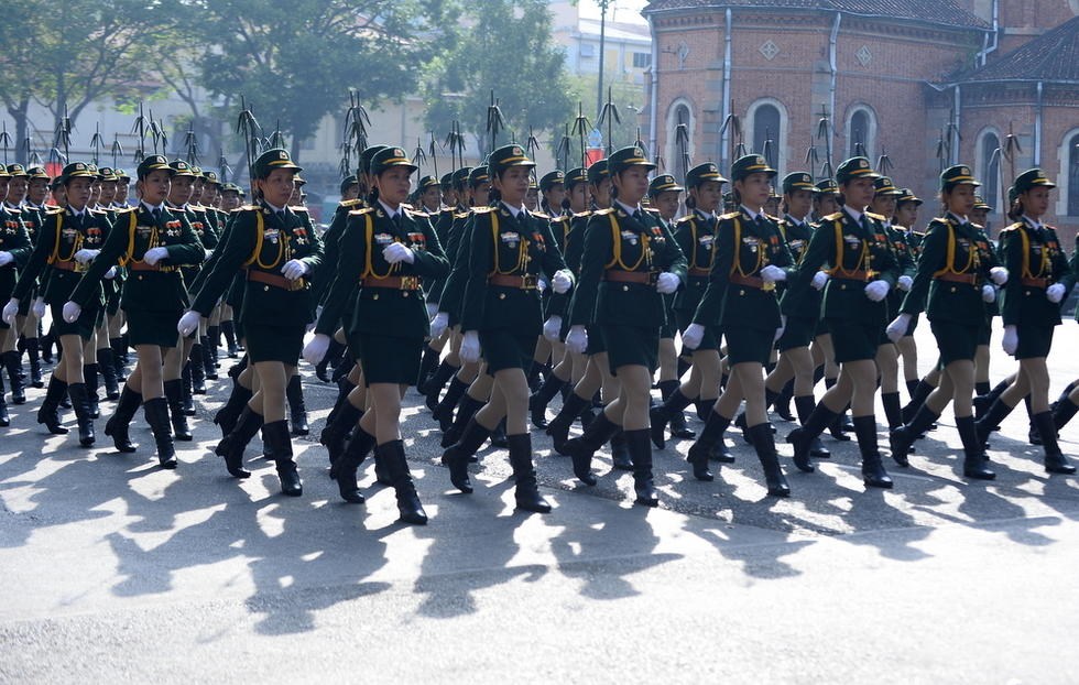 女兵列队表演,展现力量与荣耀的壮丽画卷,女兵列队表演,力量与荣耀的璀璨展现