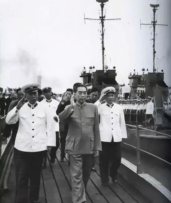 昆明舰队，钢铁之翼，守护边疆的坚定力量，昆明舰队，钢铁之翼，边疆守护的坚定力量