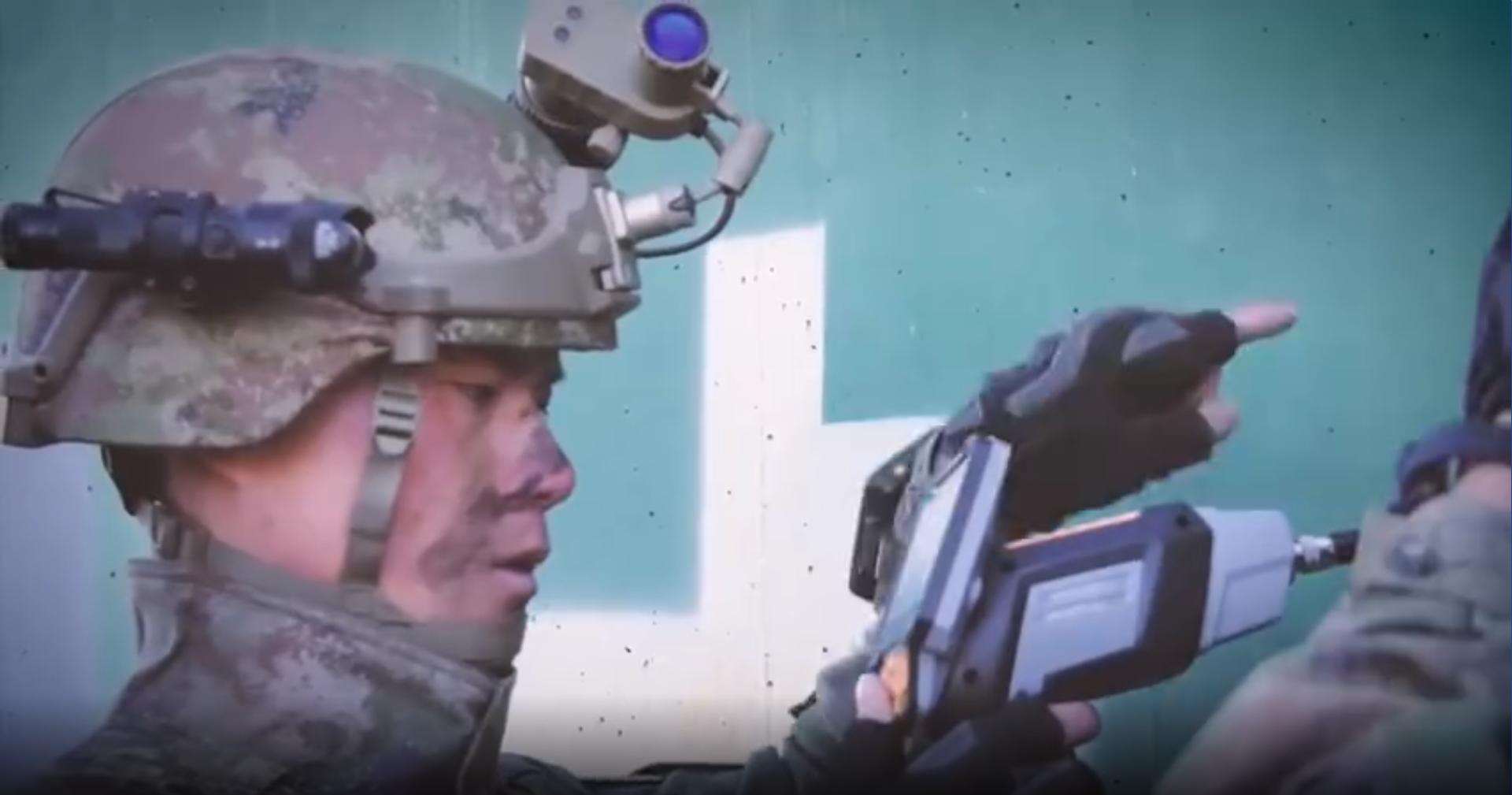 星空迷彩服的颜色组合,探索多种色彩的魅力,星空迷彩服色彩组合的魅力探索,多彩绚烂的时尚魅力展现