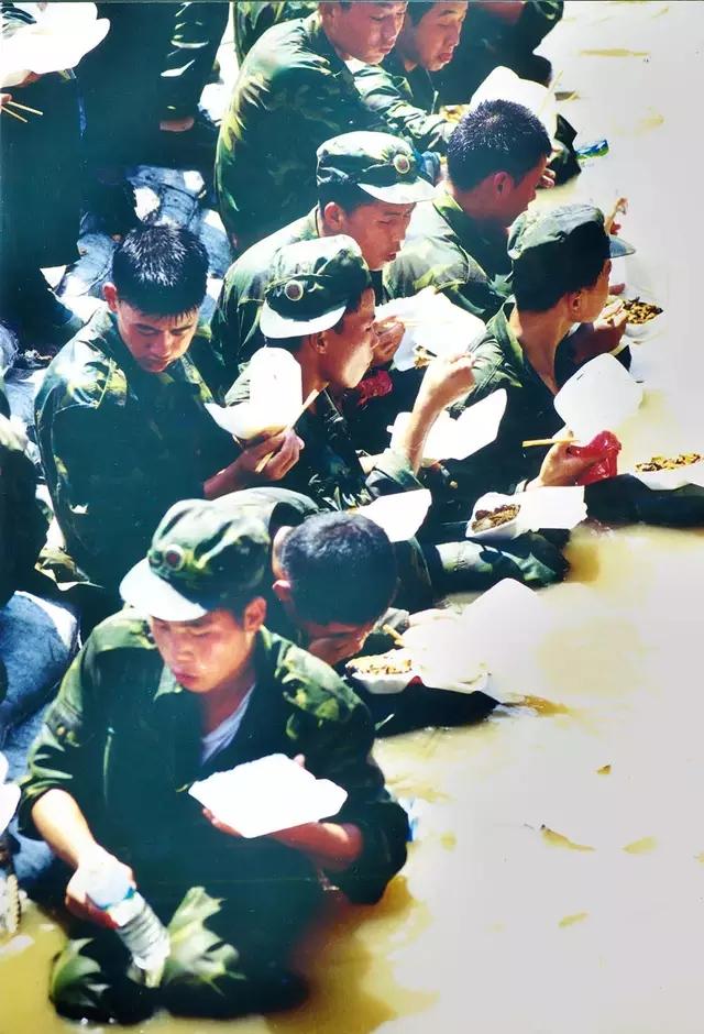 集团军与军区的区别，概念、职能与组织结构之探讨，集团军与军区，概念、职能与组织结构的深度探讨