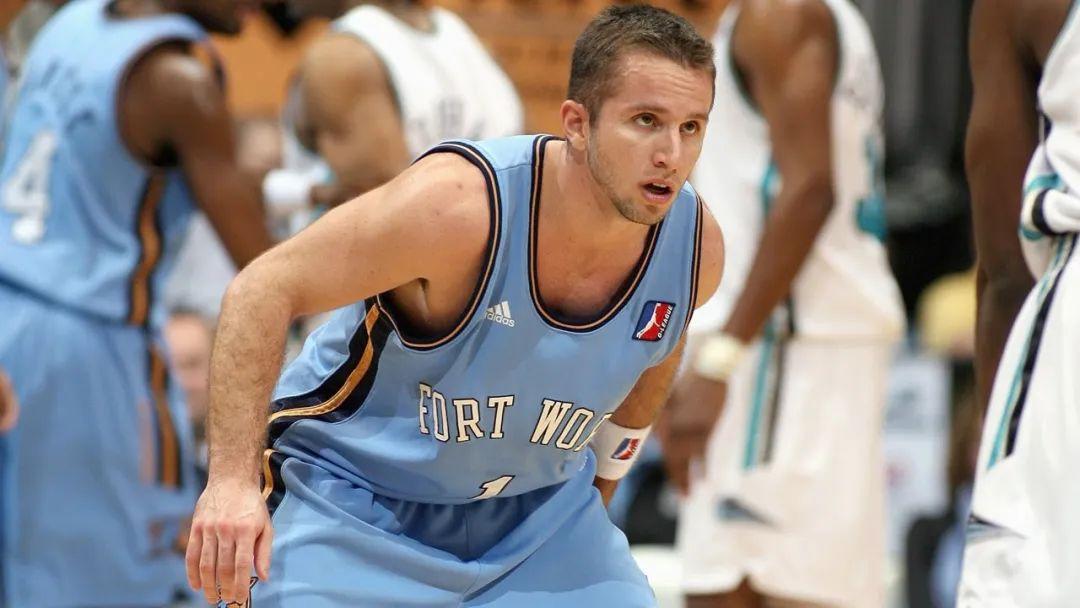 歼8战斗机退役，时代变迁与技术更新的必然选择，歼8战斗机退役，时代变迁与技术更新的必然趋势