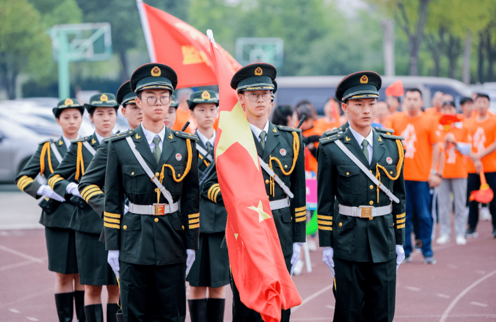 三军仪仗队退役复学,荣耀与未来的交织,三军仪仗队退役复学,荣耀与未来的碰撞