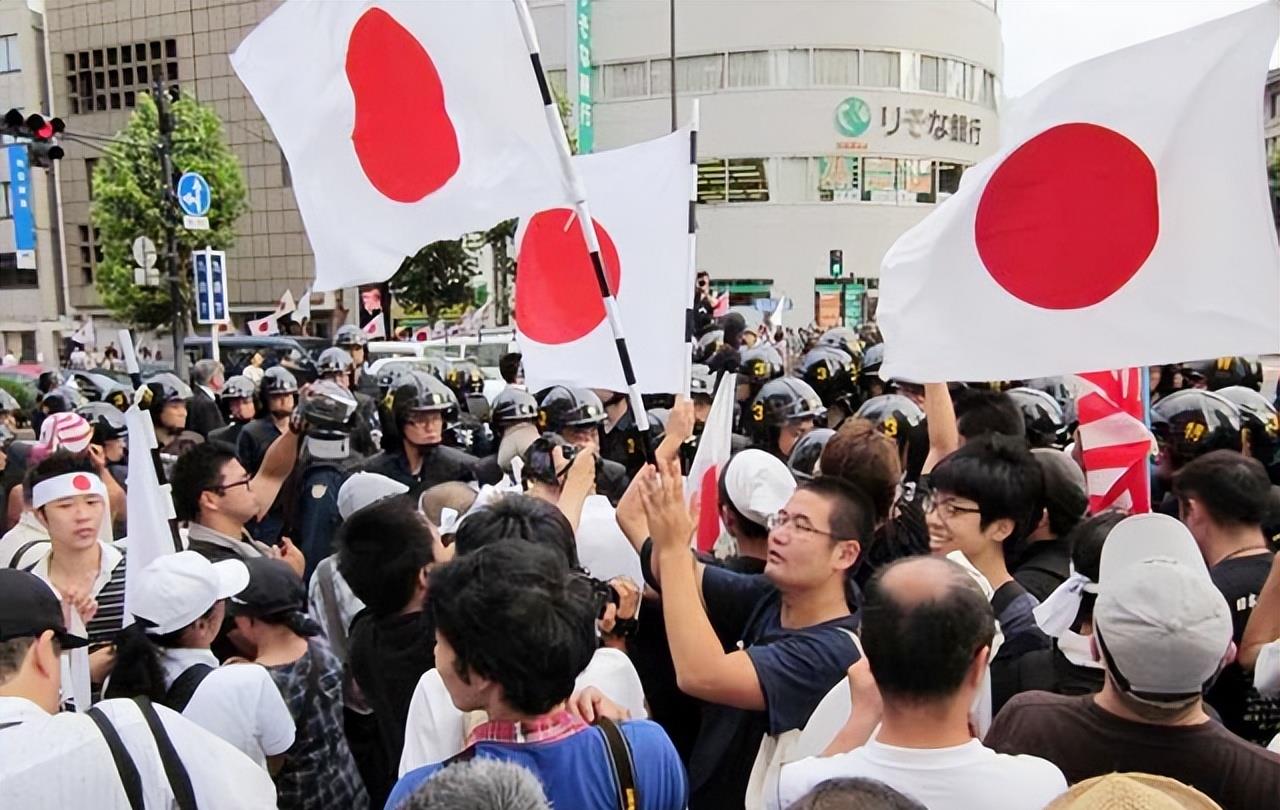 日本准备开战,政府应对策略探讨,日本备战在即,政府应对策略深度探讨
