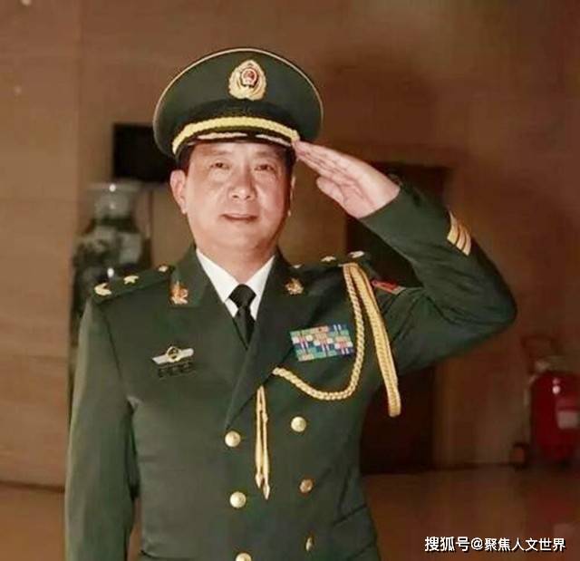 少将丁晓兵的妻子,一位背后的英雄,少将丁晓兵妻子,背后的英雄女性