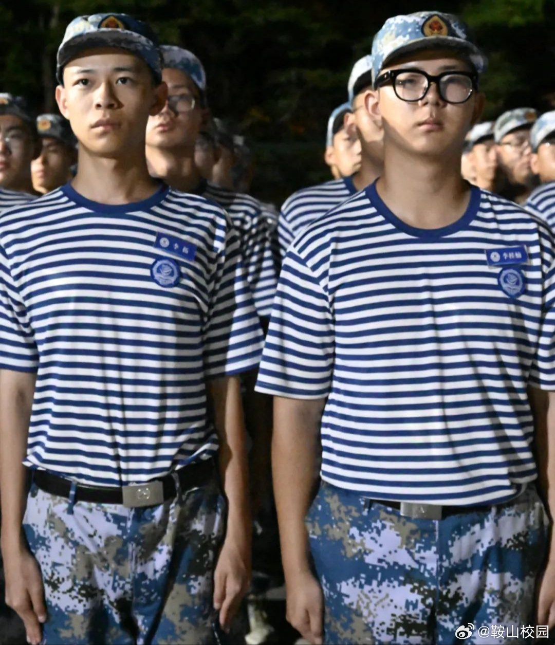 海军军训,塑造精英,铸就荣耀,海军军训,精英塑造之旅,荣耀铸就时刻