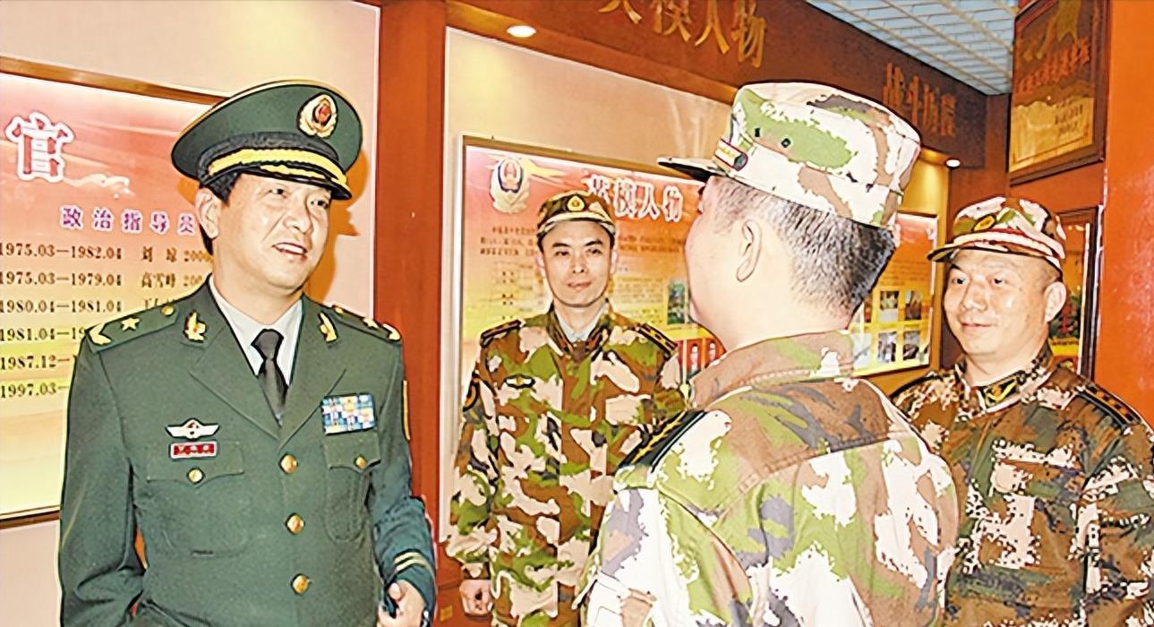 独臂英雄丁晓兵