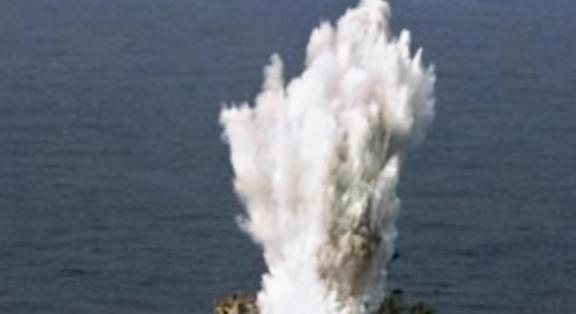 鱼雷与导弹，威力之比较，鱼雷与导弹，威力对比解析