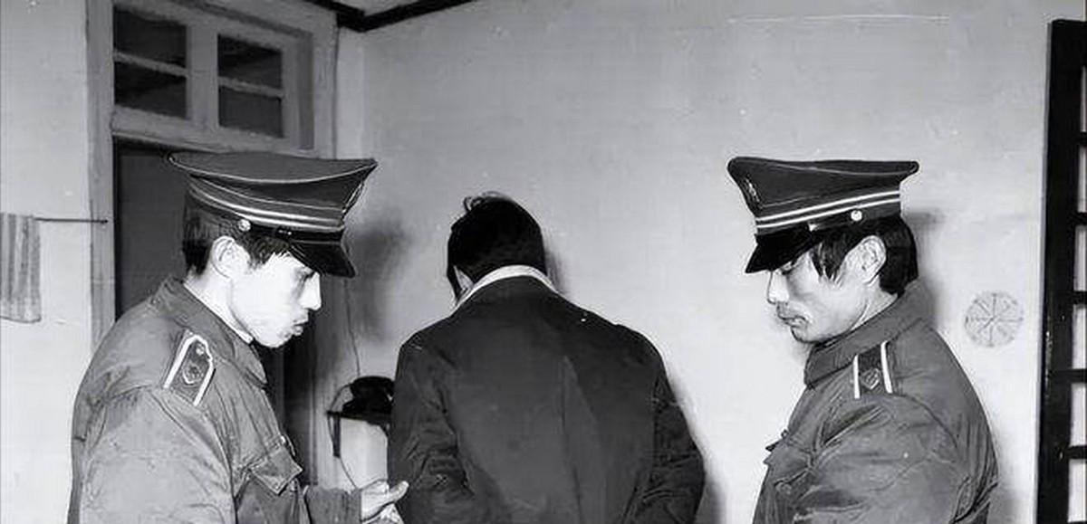 探索中国武警的标志性装备,99式武警服装图片,中国武警标志性装备探索,99式武警服装图片展示