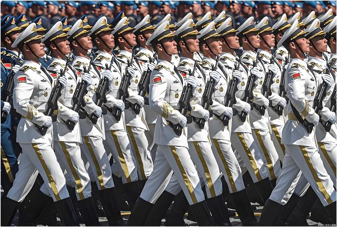 解放军参加俄罗斯阅兵，中俄军事合作的深化与展示，中俄军事合作深化，解放军受邀参加俄罗斯阅兵展示合作成果