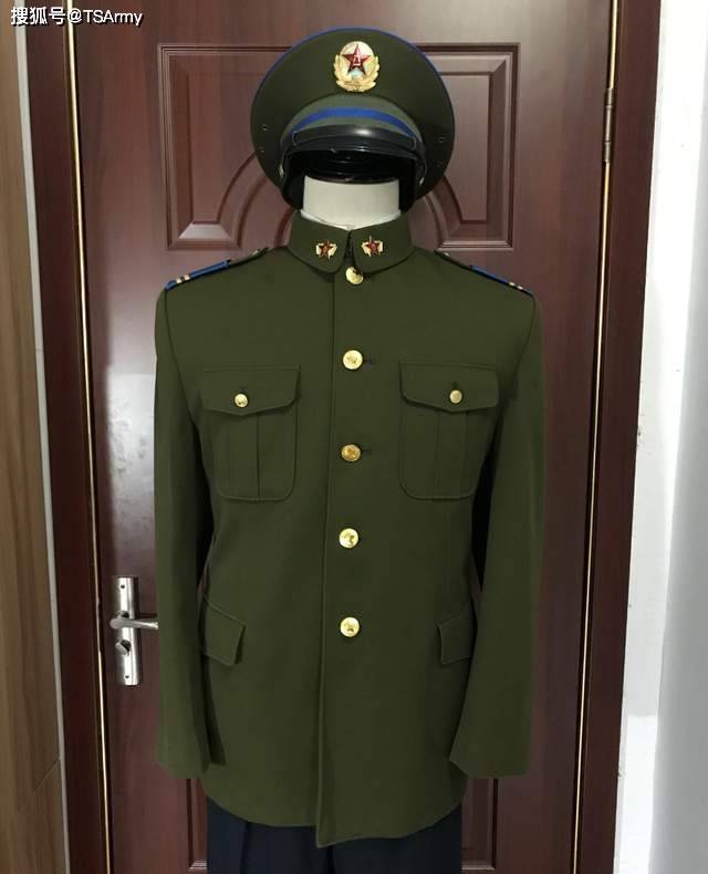 新时代军容的象征