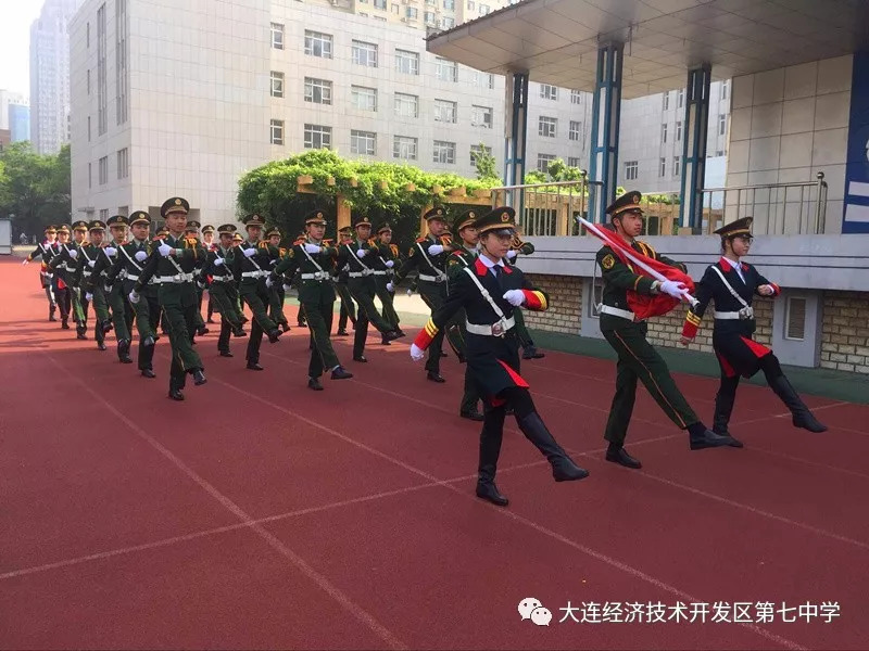 国旗护卫队的励志之路,荣耀与责任并存,国旗护卫队的荣耀与责任,励志之路的闪耀篇章