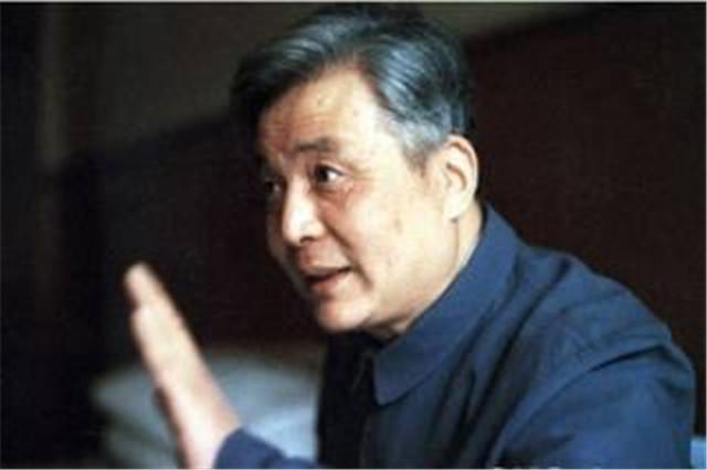 邓稼先为何会受核辐射,一位科学家的英雄之路,邓稼先的核辐射之路,一位科学家的英雄传奇