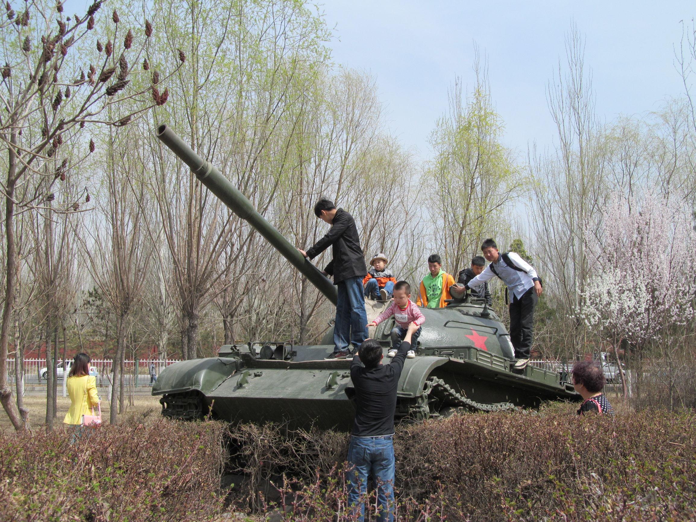 中国大八轮装甲车,力量与技术的完美结合,中国大八轮装甲车,力量与技术的巅峰结合