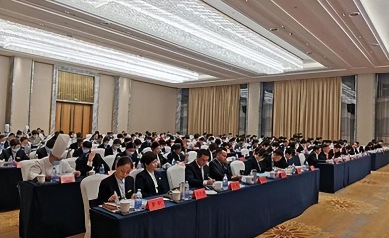 中国大八轮装甲车,力量与技术的完美结合,中国大八轮装甲车,力量与技术的巅峰结合