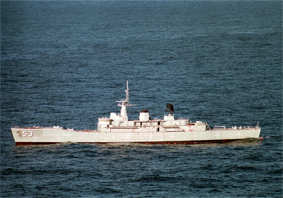 潜艇能否击沉驱逐舰，一场深海博弈的探讨，深海博弈，潜艇能否击沉驱逐舰？