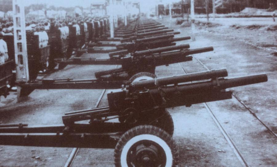 揭秘中国强大的火力支柱,56式105毫米榴弹炮,揭秘中国火力支柱,威力强大的56式105毫米榴弹炮解析