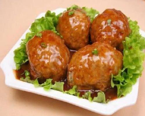 家常红烧狮子头的做法,家常红烧狮子头制作教程