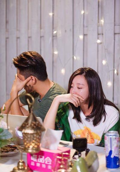 唐一菲第一任老公,婚姻背后的故事,唐一菲第一任老公,婚姻背后的故事揭秘