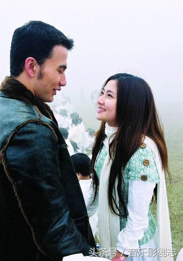 蔷薇漫画，绽放的艺术之美，蔷薇漫画，艺术之美的绚丽绽放