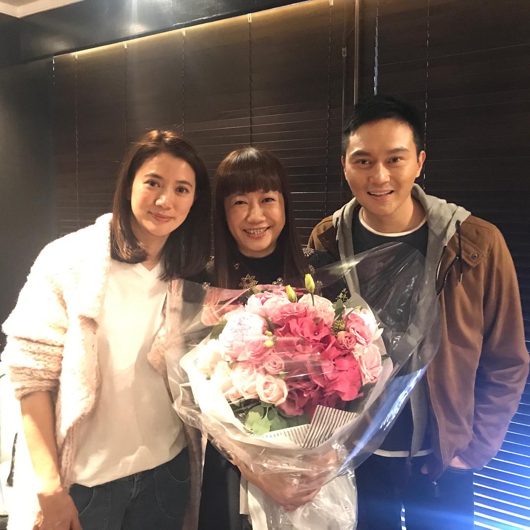 袁咏仪张智霖综艺节目名称揭晓,爱的轨迹中的甜蜜瞬间,袁咏仪张智霖综艺节目曝光,爱的轨迹中的甜蜜瞬间